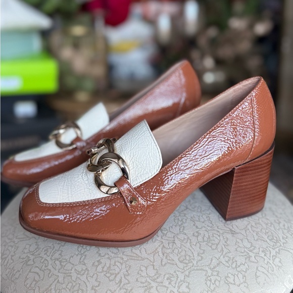 SOLD Patent leather heels  Tan and cream  Women's Loafers comfort block heel - Picture 3 of 9